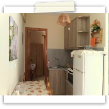 Polymnia Apartments - Κουζίνα (κάτω όροφος)